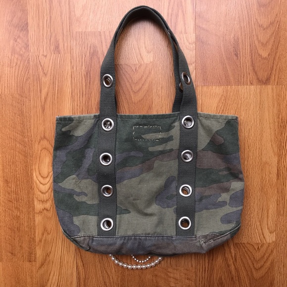 ⭐️One of a Kind Camo Betty Boop Mini Handbag⭐️ - Picture 4 of 4